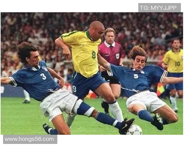 足球明星退役后的生活与历史球员的传奇回顾