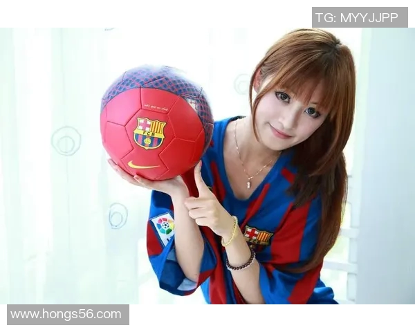 足球明星与美女的完美结合壁纸尽享视觉盛宴与运动魅力