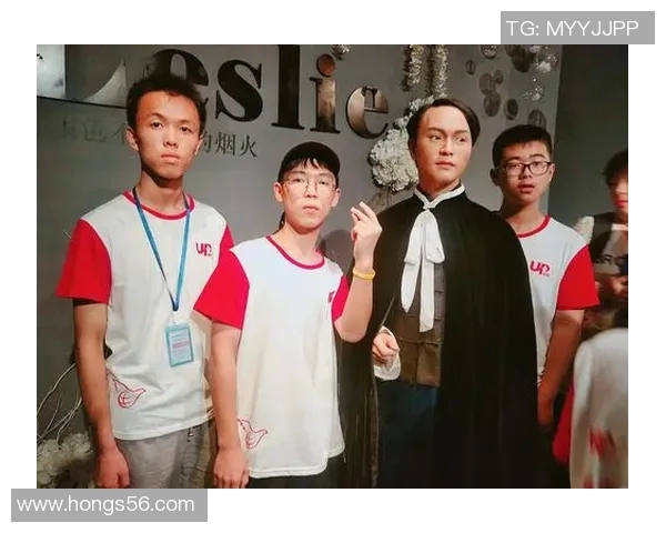 赵匡胤与足球明星亲密合影展现历史与现代的完美融合