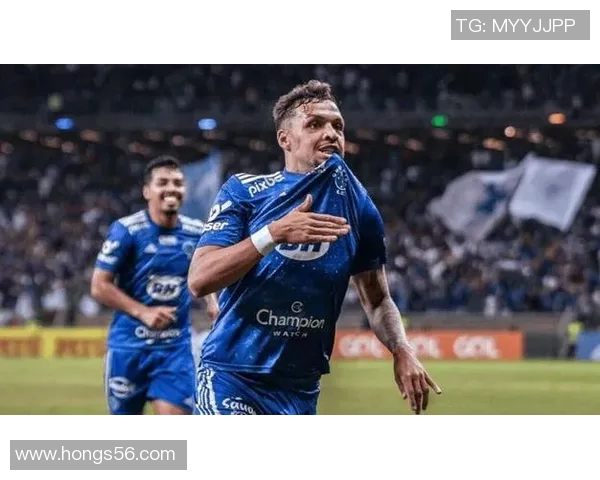 克鲁塞罗与圣保罗激战正酣谁能在这场对决中笑到最后