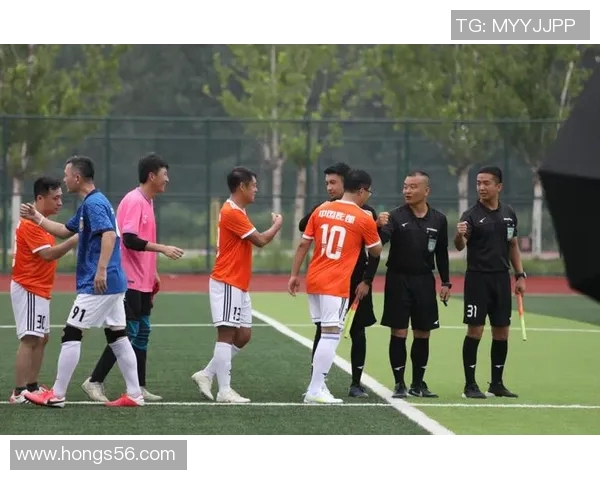 中国足球小品：幽默与激情交织的绿茵场上演绎的故事与梦想